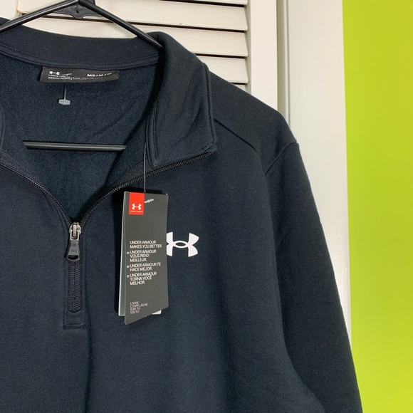 Under Armour Other - Under Armour loose black warm NWT top size M